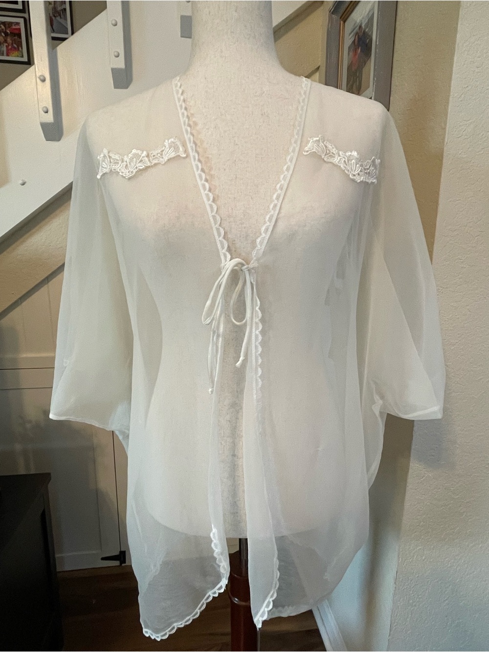 Vintage Etage by Brandywine Sheer White Mesh Kimono Lingerie Lace Large Flaws